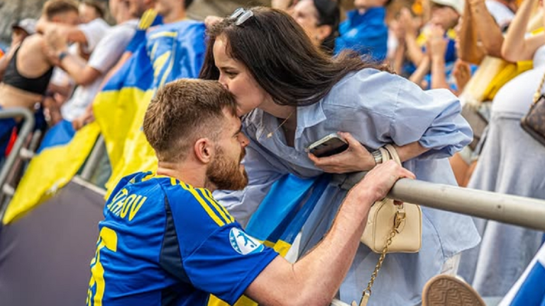 Арсений Батагов с девушкой / Инстаграм Арсений Батагов с девушкой / Инстаграм