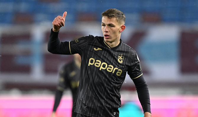 Футболіст збірної України переходить до 34-разового чемпіона – Романо розкрив суму трансферу