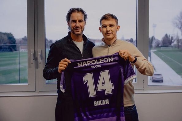 Спортдир 34-разового чемпіона пояснив підписання футболіста збірної України