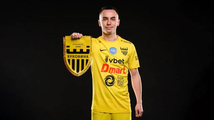 Буковина официально подписала экс-партнера Довбыка