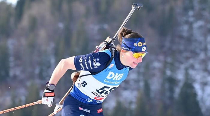 Скандальну триразову чемпіонку Олімпіади 2026 з біатлону зустрінуть вдома смолоскипною ходою