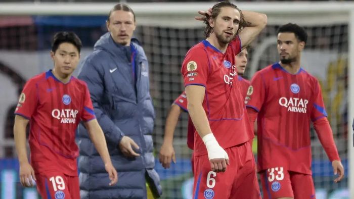 Известно, сколько зарабатывает Забарный в ПСЖ – опередил россиянина и приблизился к обладателю "Золотого мяча"