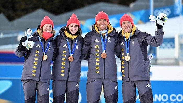 Медаль бронзового призера Олімпіади 2026 відвалилася під час святкування – відео вже зібрало мільйони