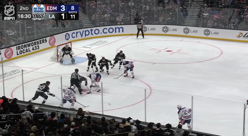 MVP Олимпиады 2026 устроил разгром в НХЛ, фиаско лидеров конференций