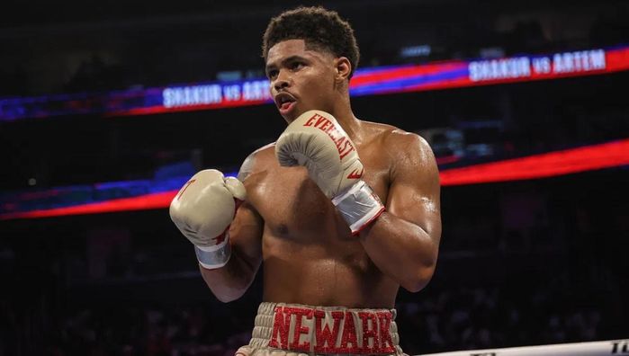 Шакур переміг Теофімо у кривавій рубці і став чемпіоном у четвертому для себе дивізіоні (ВІДЕО)