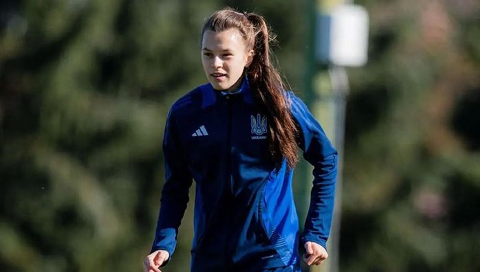 Тато гравчині збірної України з футболу жбурнув пляшкою в обличчя футзалістові (ВІДЕО)