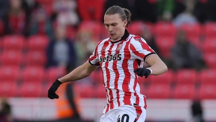 Экс-звезда Шахтера забил и выбил Таловерова из Кубка Англии, Вулверхэмптон в болотном матче едва победил