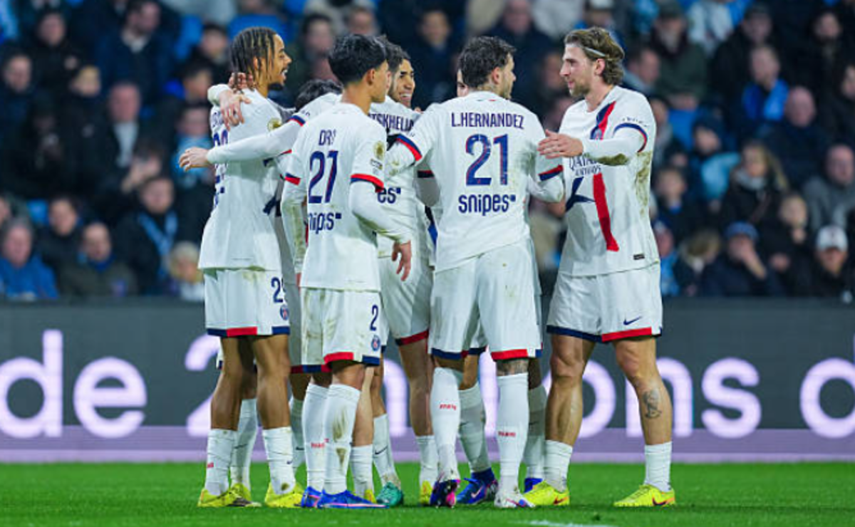 Илья Забарный с одноклубниками / Photo by Franco Arland / Contributor via Getty Images