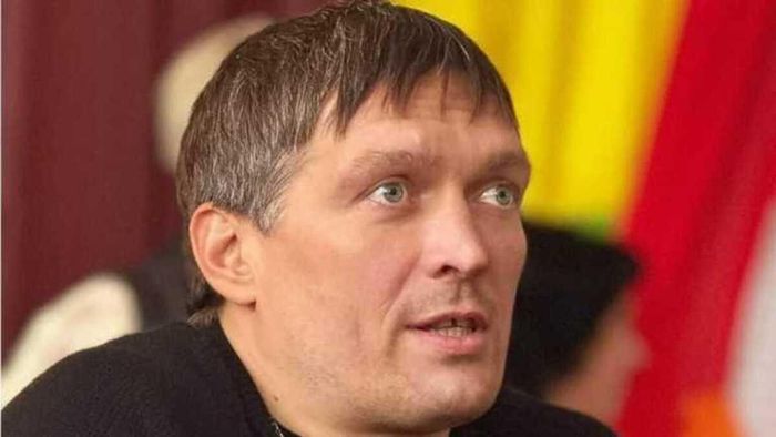 Усик узгодив контракт на несподіваний бій – організатором виступить Туркі Аль-Шейх