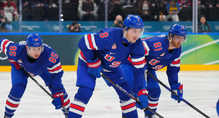 Олімпіада 2026: на хокейному матчі США – Данія фанати підняли прапор Гренландії