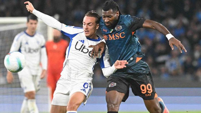 Команда Фабрегаса сенсационно прошла в серии пенальти Наполи и стала полуфиналистом Кубка Италии Команда Фабрегаса сенсационно прошла в серии пенальти Наполи и стала полуфиналистом Кубка Италии