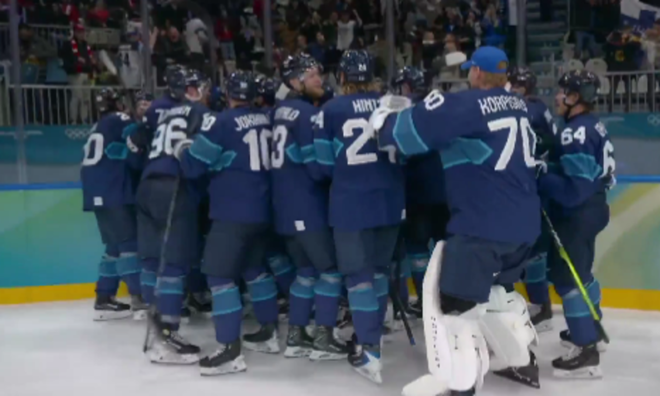 Хокейна драма на Олімпіаді: чинні чемпіони відігрались з 0:2 і в овертаймі вирвали путівку в півфінал