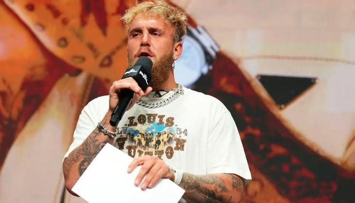 Джейк Пол засветился за "российским столом" после поддержки ВСУ (ВИДЕО)