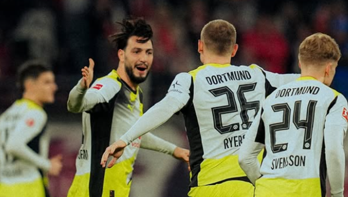 Боруссия Д едва спаслась на 90+5 – сенсационный рекордсмен мира оформил дубль Боруссия Д едва спаслась на 90+5 – сенсационный рекордсмен мира оформил дубль