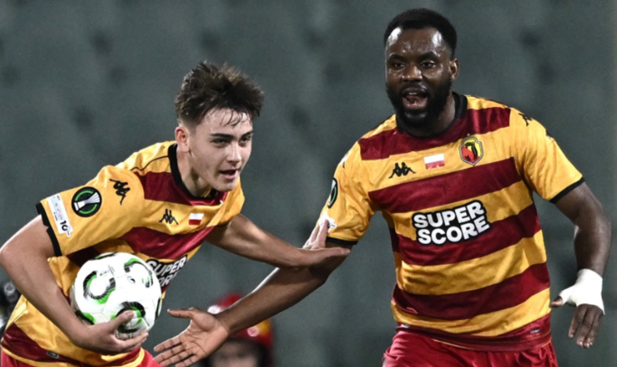 Мазурек (ліворуч) / Фото з соцмереж Ліги конференцій