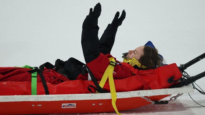 Олимпийская чемпионка упала лицом вниз, но гарантировала себе место в финале хафпайпа на Играх 2026
