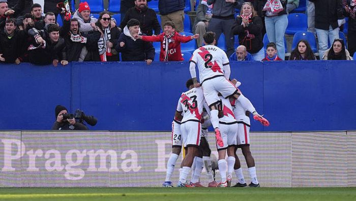 Атлетіко після розгрому Барселони зганьбився у матчі з аутсайдером – команда Сімеоне втратила третє місце у Ла Лізі Атлетіко після розгрому Барселони зганьбився у матчі з аутсайдером – команда Сімеоне втратила третє місце у Ла Лізі