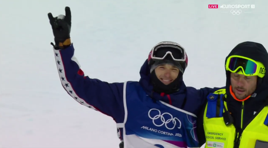 Триразовий призер Олімпіади зазнав страшного падіння й поплатився золотом – його довелося госпіталізувати (ВІДЕО)