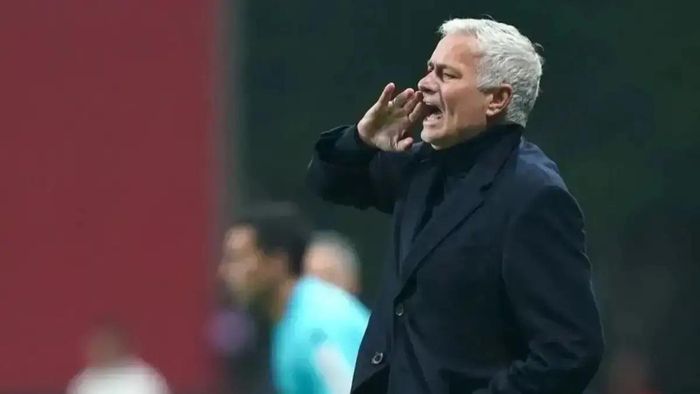 Моурінью вдесяте пропустить прес-конференцію Бенфіки – черговий ігнор журналістів перед Реалом