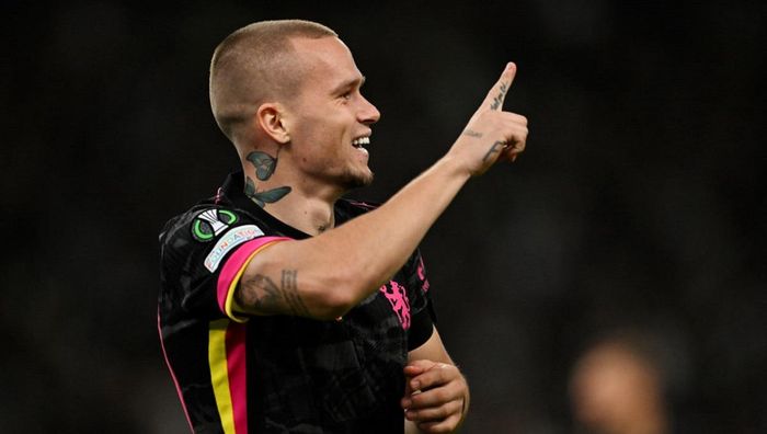 Мудрик показал красивый гол во время дисквалификации – вингер снова кардинально сменил имидж (ВИДЕО)