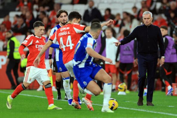 Моурінью пропустить два матчі Бенфіки – стала відома причина 