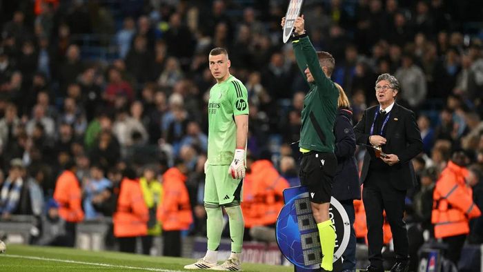 Арбелоа удивил Лунина своим решением во время паузы на матч сборной Украины