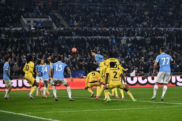 Мілан втратив очки у Римі і відпустив Інтер в чемпіонських перегонах Серії А