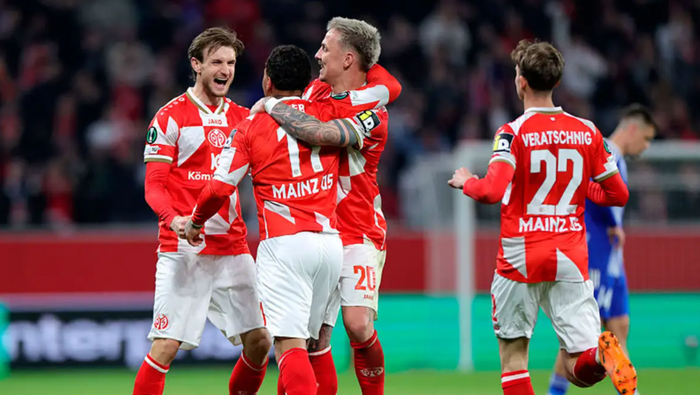 Ліга конференцій: кривдник Динамо в овертаймі вирвав путівку в чвертьфінал, перемога Фіорентини