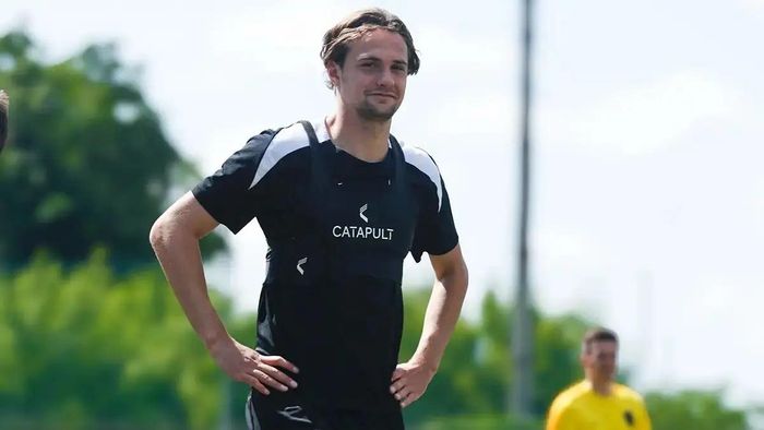 Украинский голкипер, который имел проблемы с ТЦК, резко вступился за Шостака: "Должен байки травить?"