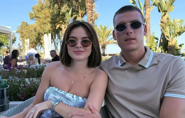 Дружина Луніна з трибун вболівала за Реал у матчі з Ман Сіті – бачила, як коханий вітає героя і втішає Вінісіуса