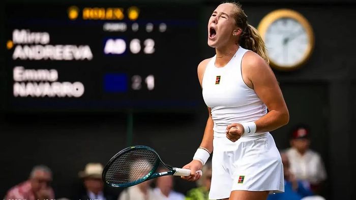 Скандальна росіянка з топ-10 влаштувала істерику після сенсаційної поразки – розбила ракетку і обматюкала трибуни