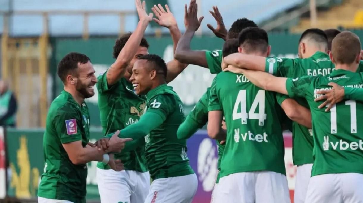 Игроки Карпат празднуют гол / Фото львовского клуба Игроки Карпат празднуют гол / Фото львовского клуба