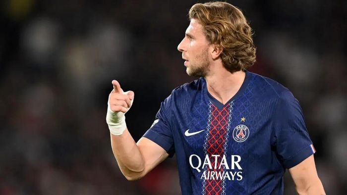 Забарний почув полярні вердикти за переможний матч ПСЖ