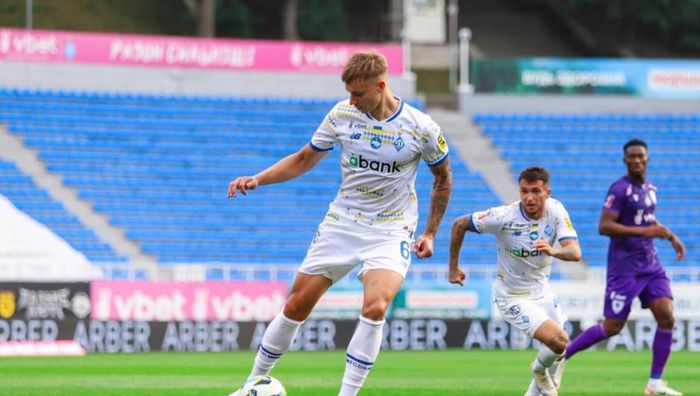 Легенда сборной Украины не в восторге от дебютного вызова Пономаренко: "У него хватает слабых мест" Легенда сборной Украины не в восторге от дебютного вызова Пономаренко: "У него хватает слабых мест"