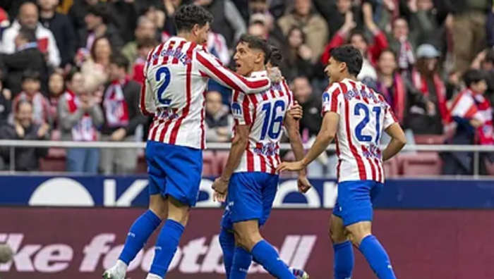 Найкурйозніша червона сезону і шедевр партнера Мессі – Атлетіко епічно обіграв кривдників Реала в Ла Лізі Найкурйозніша червона сезону і шедевр партнера Мессі – Атлетіко епічно обіграв кривдників Реала в Ла Лізі