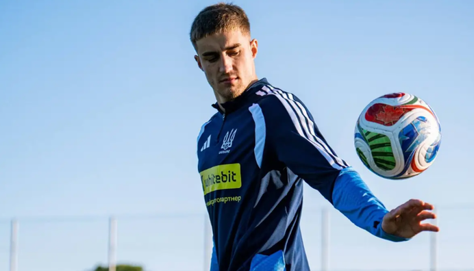 Сборная Украины перед матчем против Албании потеряла очередного защитника – он возвращается в клуб