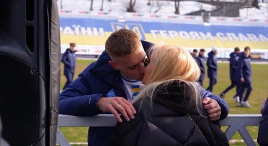 Квіткова видала всі секрети про Бражка прямо на матчі Динамо (ВІДЕО)