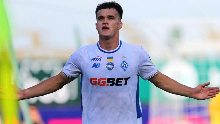 Звезда Динамо может перейти в Челси или Манчестер Юнайтед, повторив путь Забарного и Миколенко 