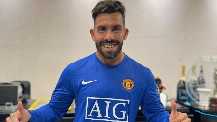 Экс-звезда сборной Аргентины поразил легендарных друзей из МЮ своим роскошным домом – построил целый город в поместье (ВИДЕО) Экс-звезда сборной Аргентины поразил легендарных друзей из МЮ своим роскошным домом – построил целый город в поместье (ВИДЕО)