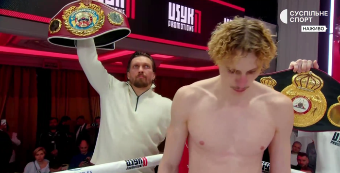 Усик і Джошуа стали свідками нищівної перемоги зіркового українця нокаутом в першому раунді (ВІДЕО)