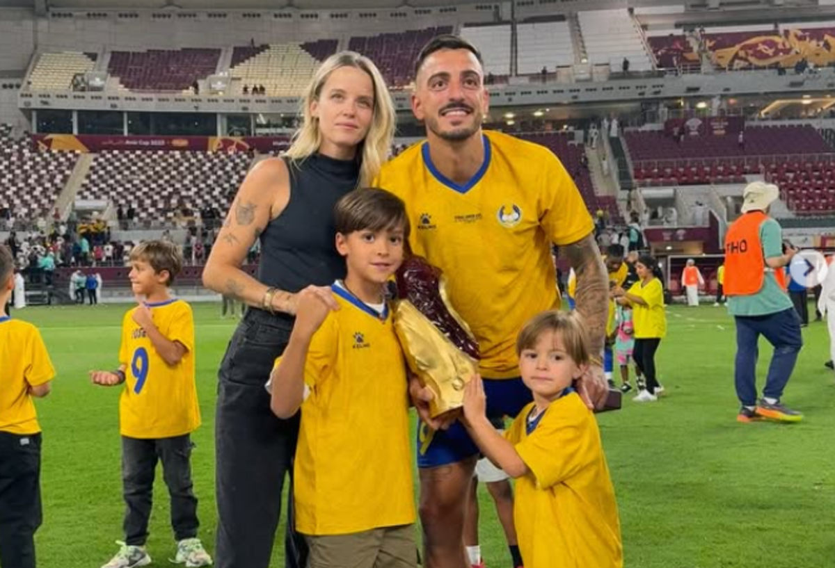 Хоселу вместе с женой и детьми / Фото из Instagram