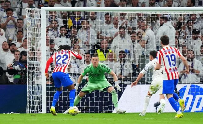 Лунін пропустив шедевр, врятував і отримав капітанську пов'язку – Реал з вилученням Вальверде перестріляв Атлетіко