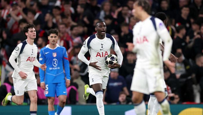 Атлетико похоронил все надежды "шпор" на камбэк и прошел в четвертьфинал Лиги чемпионов Атлетико похоронил все надежды "шпор" на камбэк и прошел в четвертьфинал Лиги чемпионов