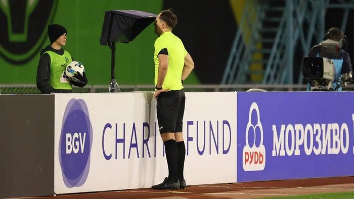 Полісся показало детальну розмову суддів у скандальному матчі з Динамо: "Ну, це фол, Сєня"