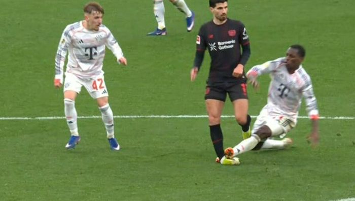 Бавария с двумя красными спаслась против Байера, страшный фол, дебютный гол помог Боруссии Д – Бундеслига Бавария с двумя красными спаслась против Байера, страшный фол, дебютный гол помог Боруссии Д – Бундеслига