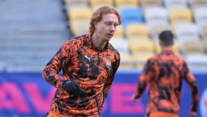 Конопля засвітився на стікерах з Жириновським біля бази Шахтаря – довелося публічно реагувати на скандал Конопля засвітився на стікерах з Жириновським біля бази Шахтаря – довелося публічно реагувати на скандал