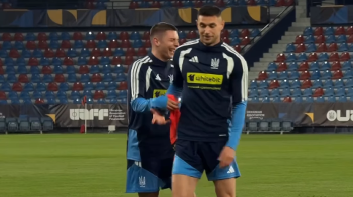 Украина провела последнюю тренировку перед Швецией – Яремчук рассмешил Миколенко, Ребров "повозил" новичка (ВИДЕО)