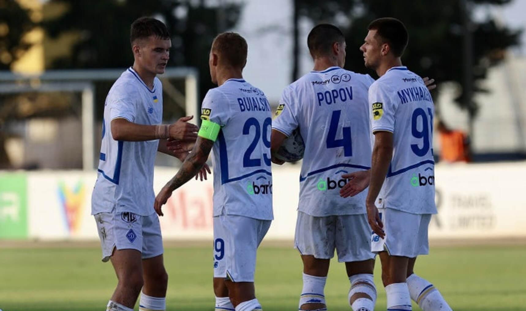 Виталий Буяльский (второй слева) / Фото Динамо