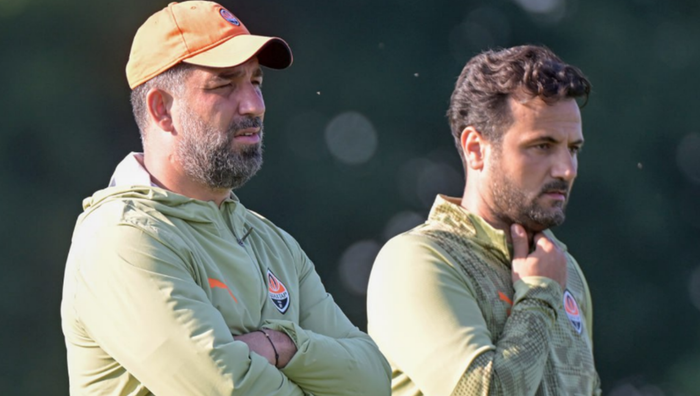 Тренер Шахтера возмущен судейством после победы над Александрией: "Нас лишили двух пенальти" Тренер Шахтера возмущен судейством после победы над Александрией: "Нас лишили двух пенальти"