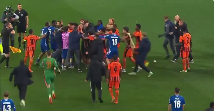 Шахтар і Лех завершили матч бійкою – гравець "гірників" отримав червону (ВІДЕО)